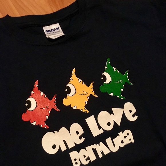 Bermuda One Love Dark Blue T-Shirt - Picture 2 of 3